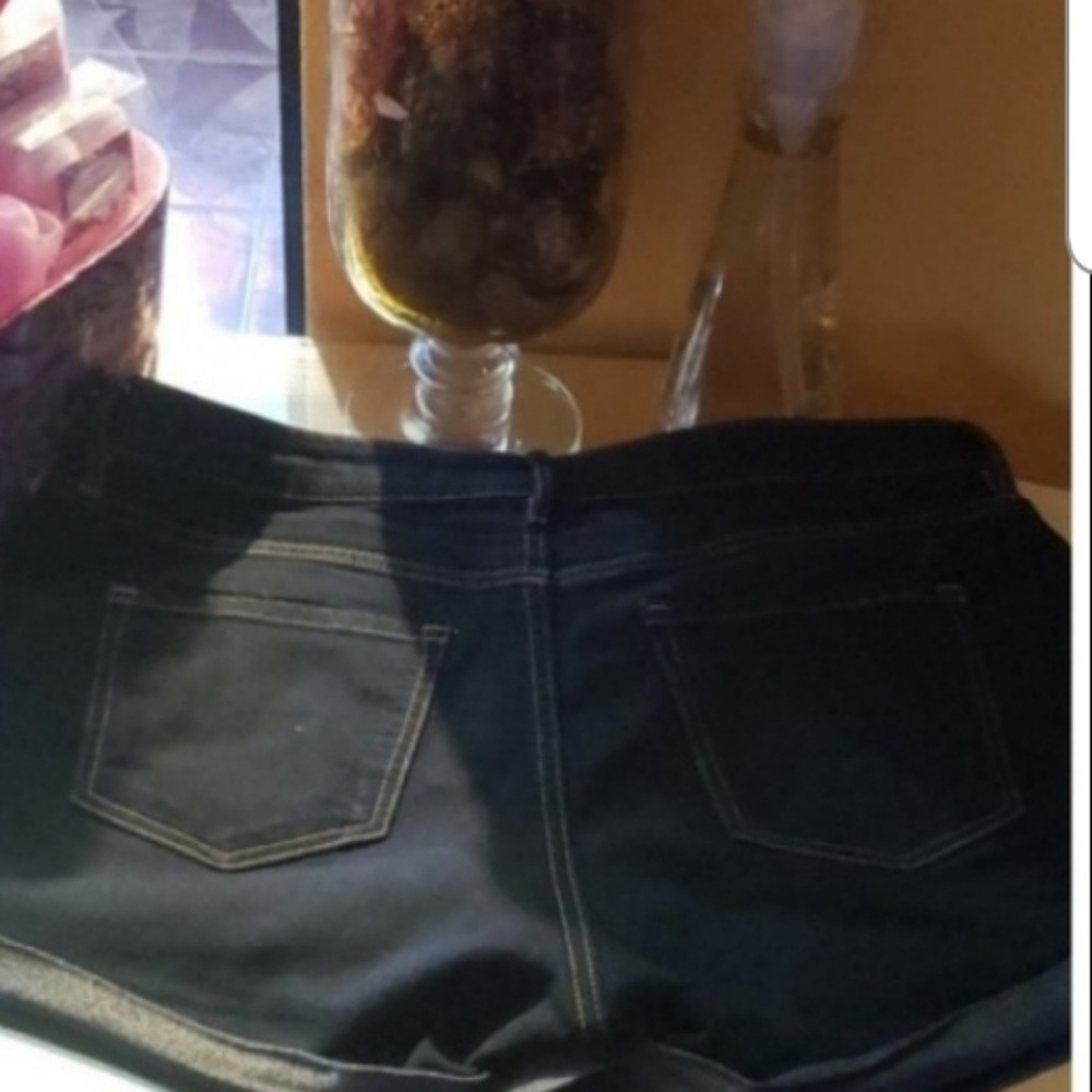 H&M   jeans shorts women' size 12 color blue two P - Picture 6 of 8